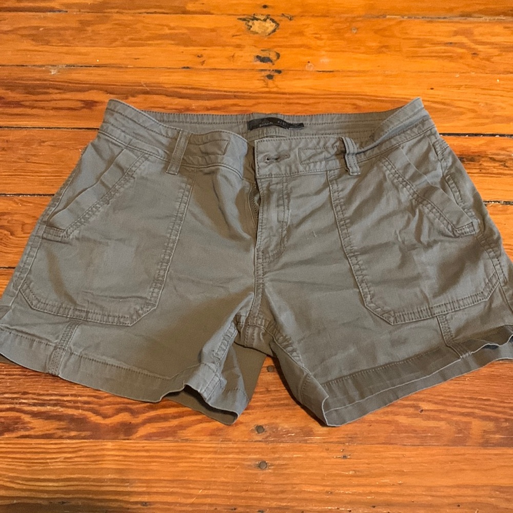 Prana elle short size 4/27 in “Mud” (brownish green)